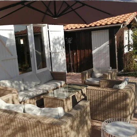 Maison Familiale En Bois Avec Piscine, Proche Du Bassin